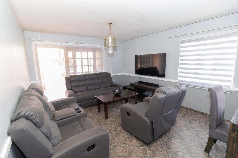 3 Bedroom Property for Sale in Pellissier Free State